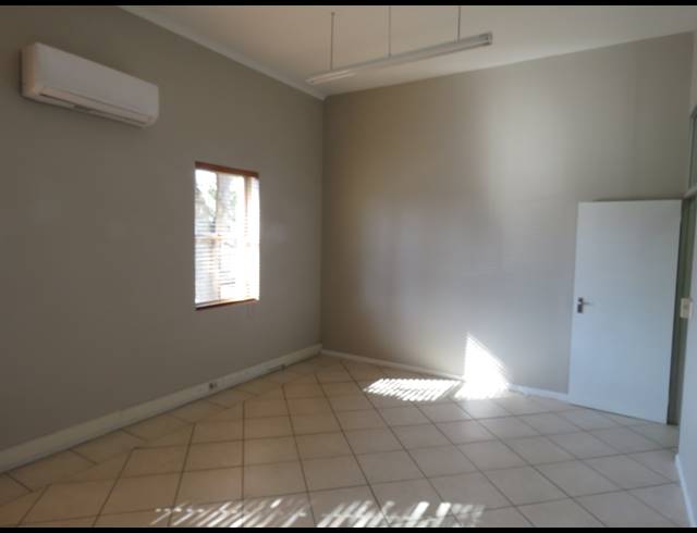 52M² OFFICE TO LET IN AUDAS ESTATE